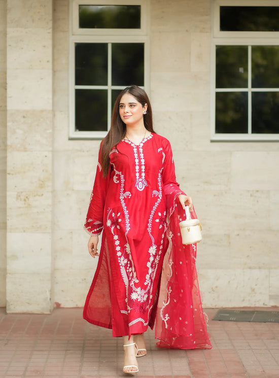 Red Reverie 3pcs